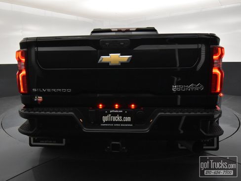 Used 2022 Chevrolet Silverado 3500 High Country image 5