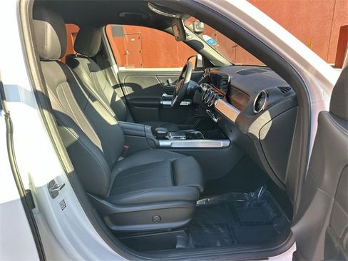 Used 2023 Mercedes-Benz GLB 250 GLB 250 image 26