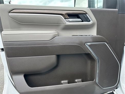 Used 2025 Chevrolet Silverado 2500 LT w/ Convenience Package image 10