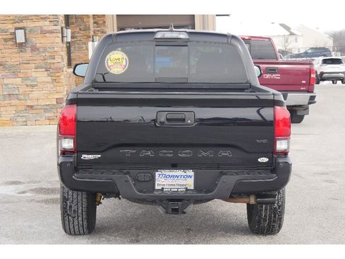 Used 2019 Toyota Tacoma TRD Off-Road w/ Technology Package image 4