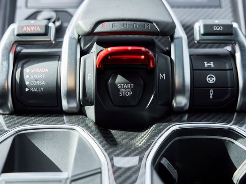 Used 2024 Lamborghini Urus Performante image 75