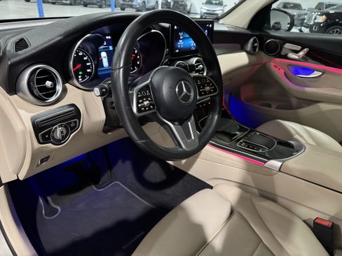 Used 2021 Mercedes-Benz GLC 300 4MATIC w/ Premium Package image 26