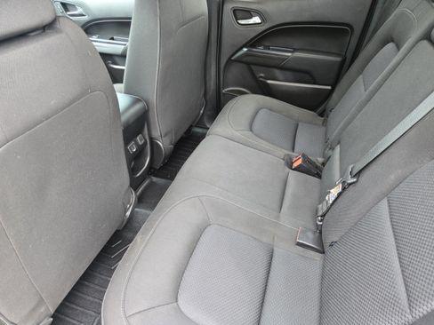 Used 2020 Chevrolet Colorado LT w/ LT Convenience Package RWD image 11