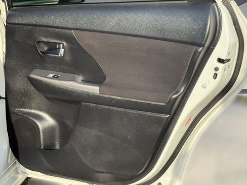 Used 2017 Toyota Prius V Three image 22