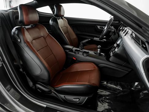 Used 2016 Ford Mustang Premium RWD image 28