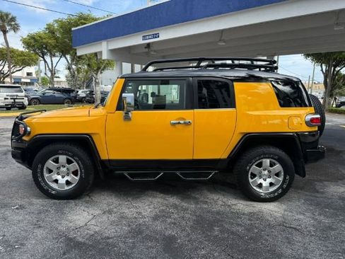 Used 2007 Toyota FJ Cruiser 2WD image 2