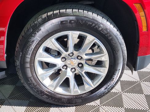 Used 2025 Chevrolet Tahoe Premier image 9