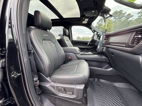 Used 2023 Ford Expedition Max Platinum image 11