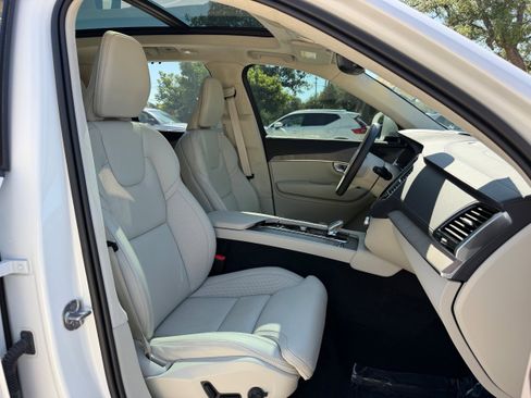 Certified 2024 Volvo XC90 B6 Ultimate w/ Lounge Package AWD/4WD image 10