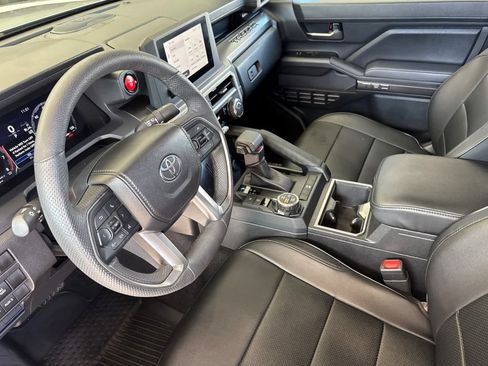 Used 2025 Toyota Tacoma TRD Off-Road w/ TRD Off Road Upgrade Package AWD/4WD image 11