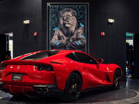 Used 2020 Ferrari 812 Superfast RWD image 13