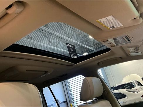 Used 2015 Toyota Land Cruiser image 13