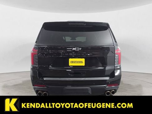 Used 2025 Chevrolet Suburban Z71 AWD/4WD image 4
