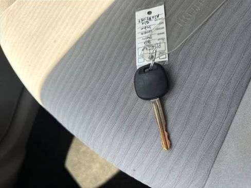 Used 2010 Toyota Corolla LE FWD image 28