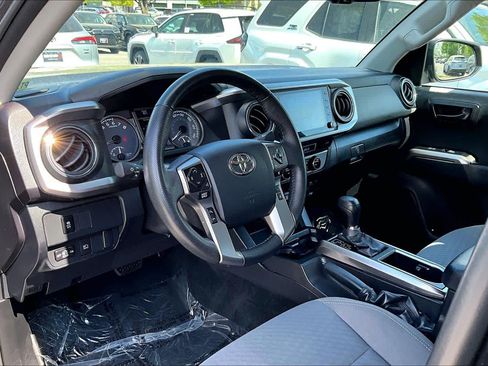 Used 2023 Toyota Tacoma SR5 AWD/4WD image 32