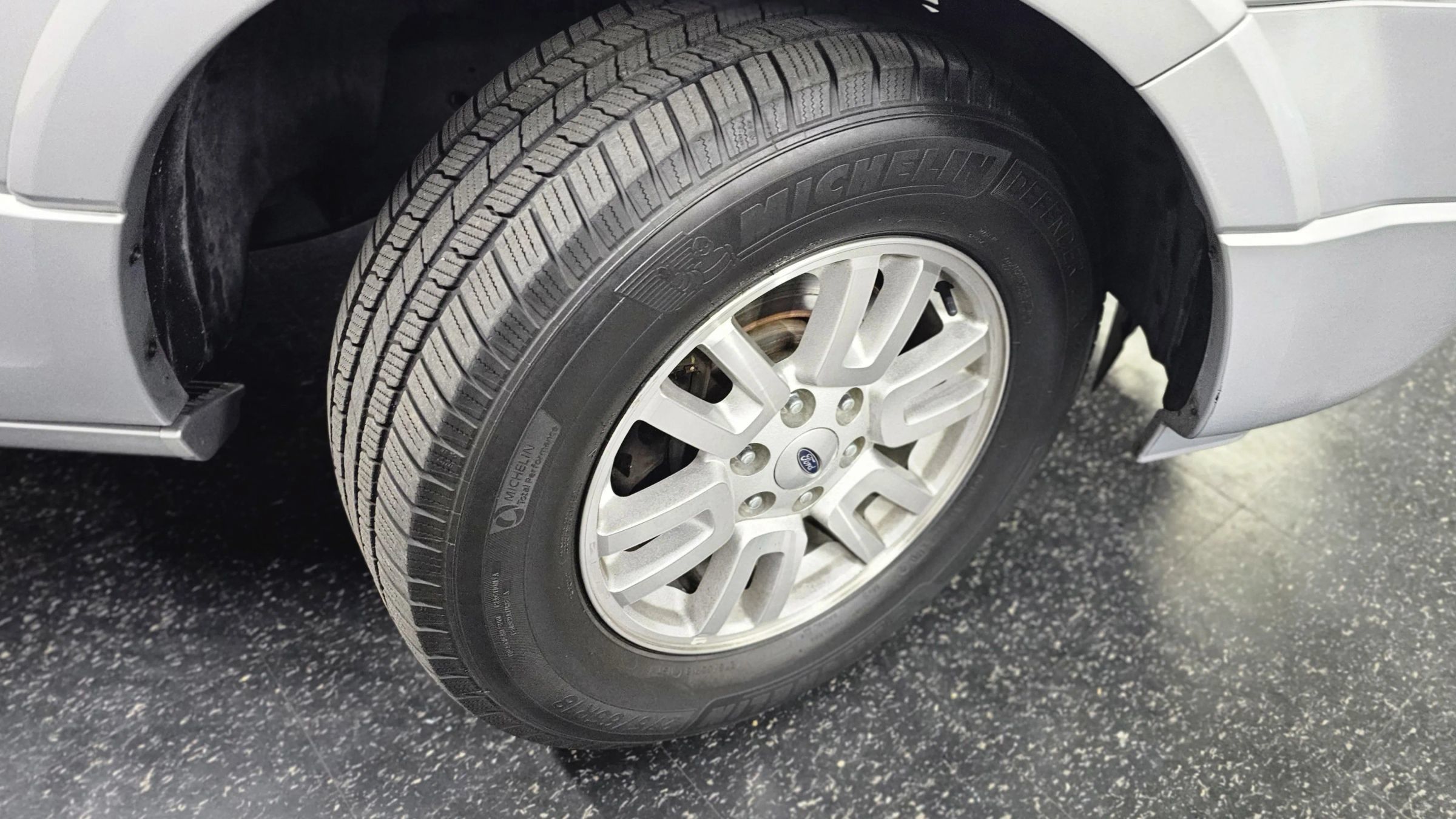 Used 2014 Ford Expedition Limited w/ Equipment Group 301A RWD image 3