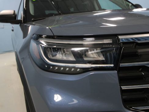 Used 2025 Ford Explorer Active image 39