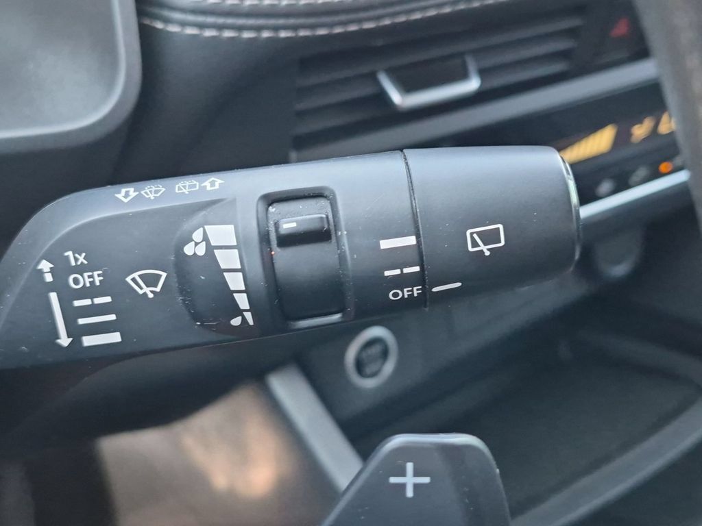 Used 2023 Nissan Rogue SV AWD/4WD image 19