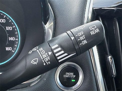 Certified 2023 Chevrolet Traverse LT w/ Rear Camera Mirror Package image 34