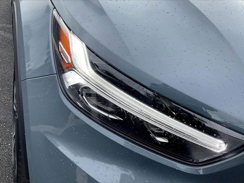 Used 2021 Volvo XC40 T5 R-Design w/ Climate Package image 29