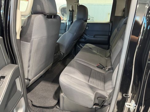 Used 2024 Nissan Frontier SV w/ Technology Package AWD/4WD image 8