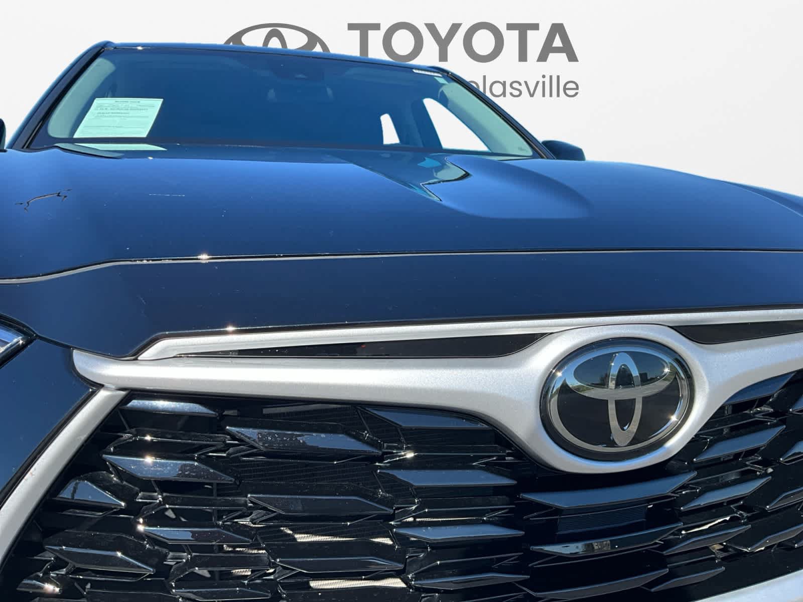 Used 2023 Toyota Highlander LE FWD image 16