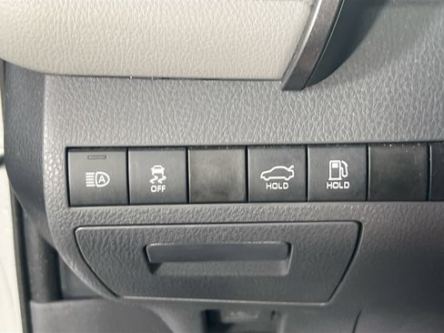 Used 2021 Toyota Camry LE FWD image 10