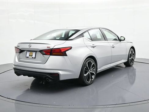 Used 2024 Nissan Altima 2.5 SR FWD image 6