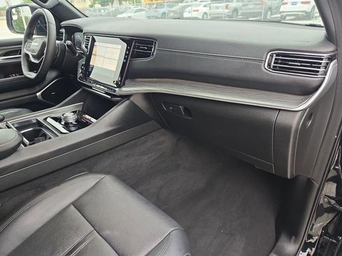 Used 2024 Jeep Wagoneer Series II w/ Flexible Seating Group RWD image 32