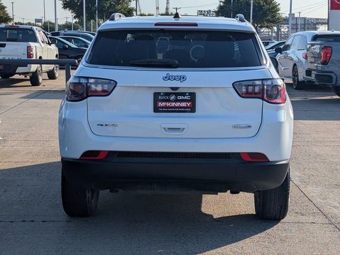 Used 2024 Jeep Compass Latitude AWD/4WD image 5