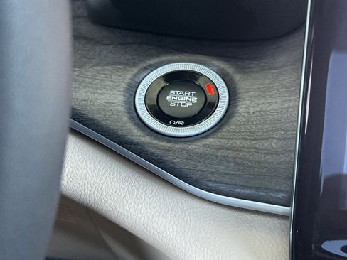 New 2025 Jeep Grand Cherokee L Limited w/ Luxury Tech Group II image 24