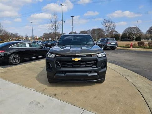 Used 2023 Chevrolet Colorado W/T image 4