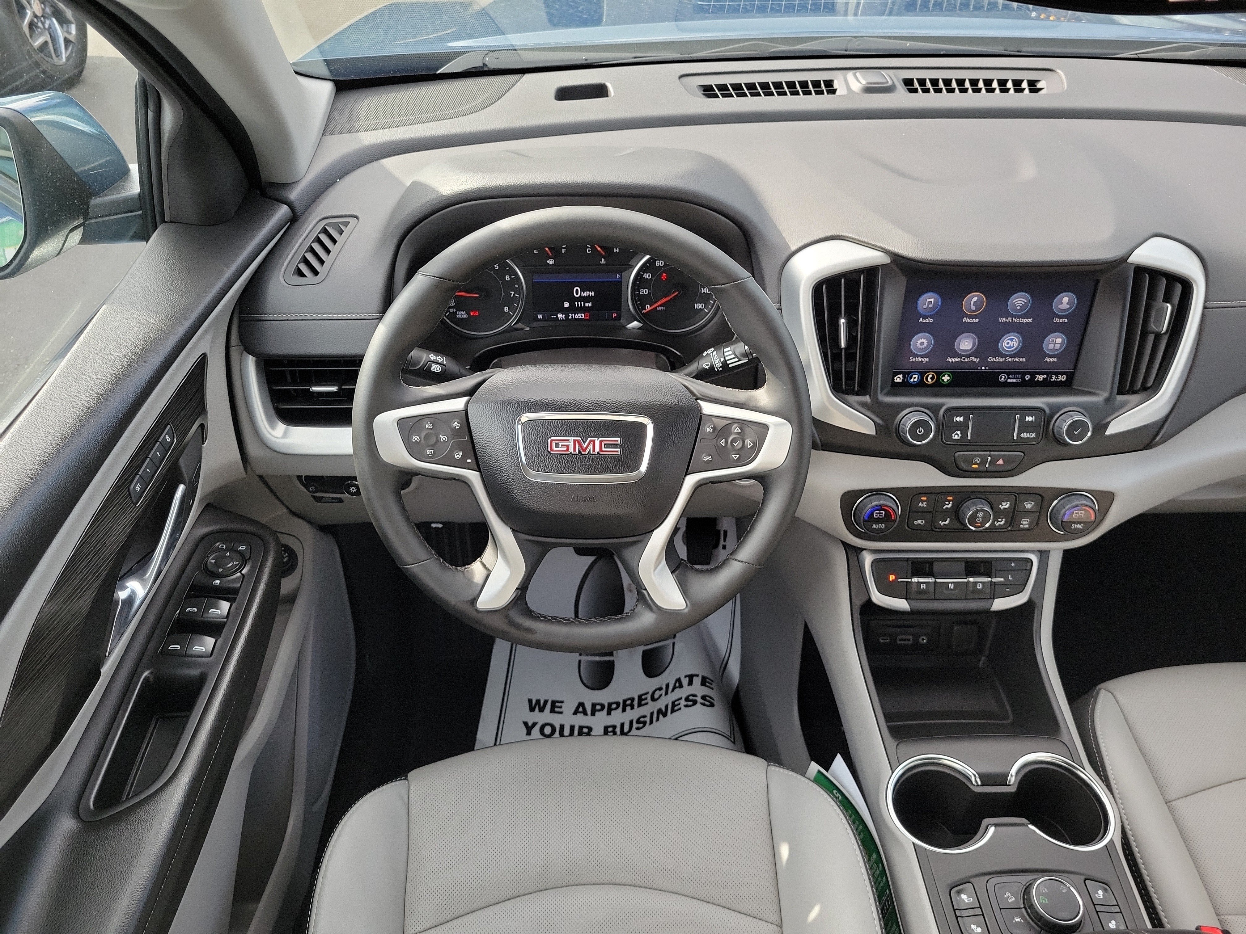 Used 2024 GMC Terrain SLT AWD/4WD image 10