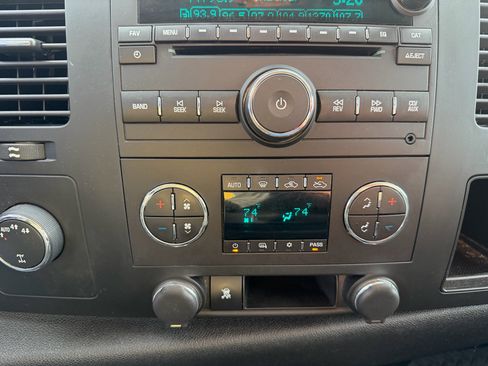 Used 2011 GMC Sierra 1500 SLE w/ Power Tech Package image 27