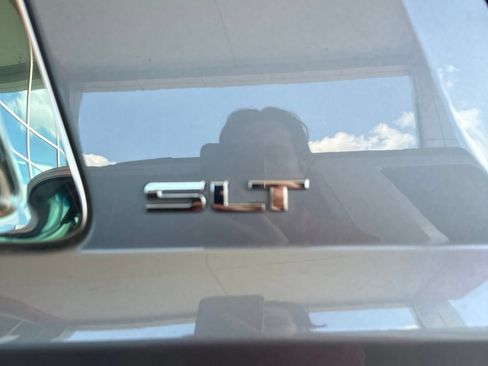Used 2018 GMC Yukon SLT w/ Premium Edition RWD image 8