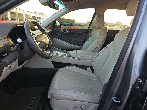 Used 2022 Genesis GV80 2.5T w/ Advanced Package 02 AWD/4WD image 11