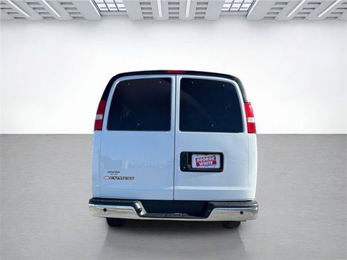 Used 2020 Chevrolet Express 3500 LS w/ Chrome Appearance Package image 5