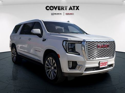 Used 2021 GMC Yukon XL Denali w/ Denali Premium Package image 9