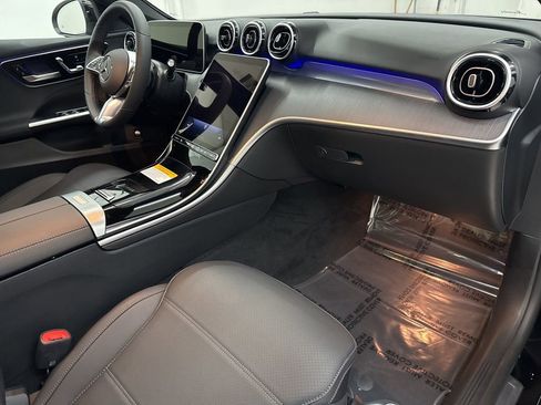 Used 2025 Mercedes-Benz C 300 Sedan image 28