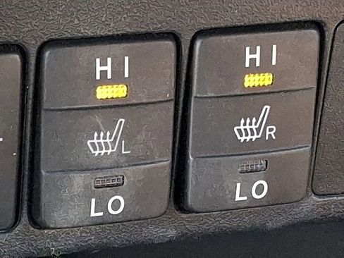 Used 2016 Toyota RAV4 Limited AWD/4WD image 25