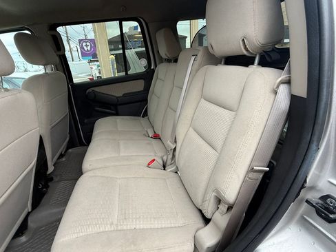 Used 2008 Ford Explorer XLT image 4