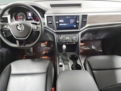 Used 2018 Volkswagen Atlas SE image 2