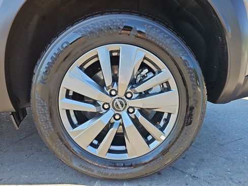 Used 2025 Nissan Pathfinder SV FWD image 37