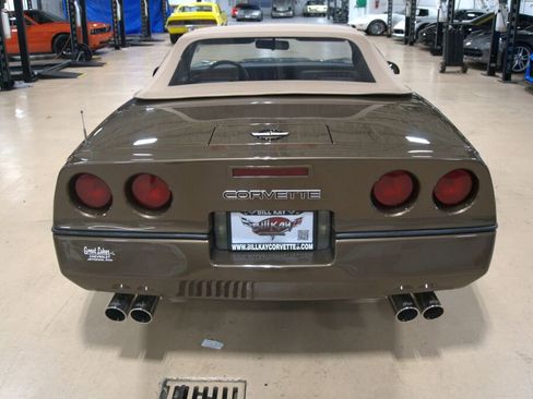 Used 1986 Chevrolet Corvette Convertible image 4
