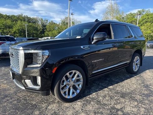 Used 2023 GMC Yukon Denali AWD/4WD image 3
