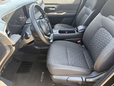 Used 2025 Nissan Kicks SV image 20