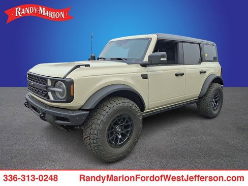 New 2025 Ford Bronco Badlands AWD/4WD image 1