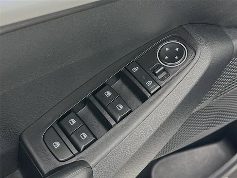 Used 2023 Kia Seltos LX image 18