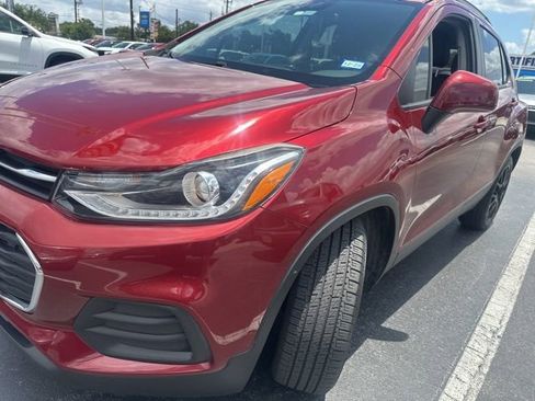 Used 2021 Chevrolet Trax LT w/ Sport Edition FWD image 4