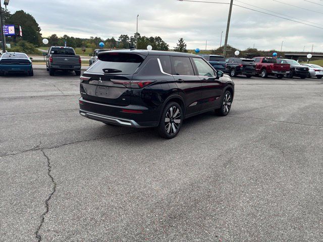 Used 2025 Mitsubishi Outlander SE FWD image 30
